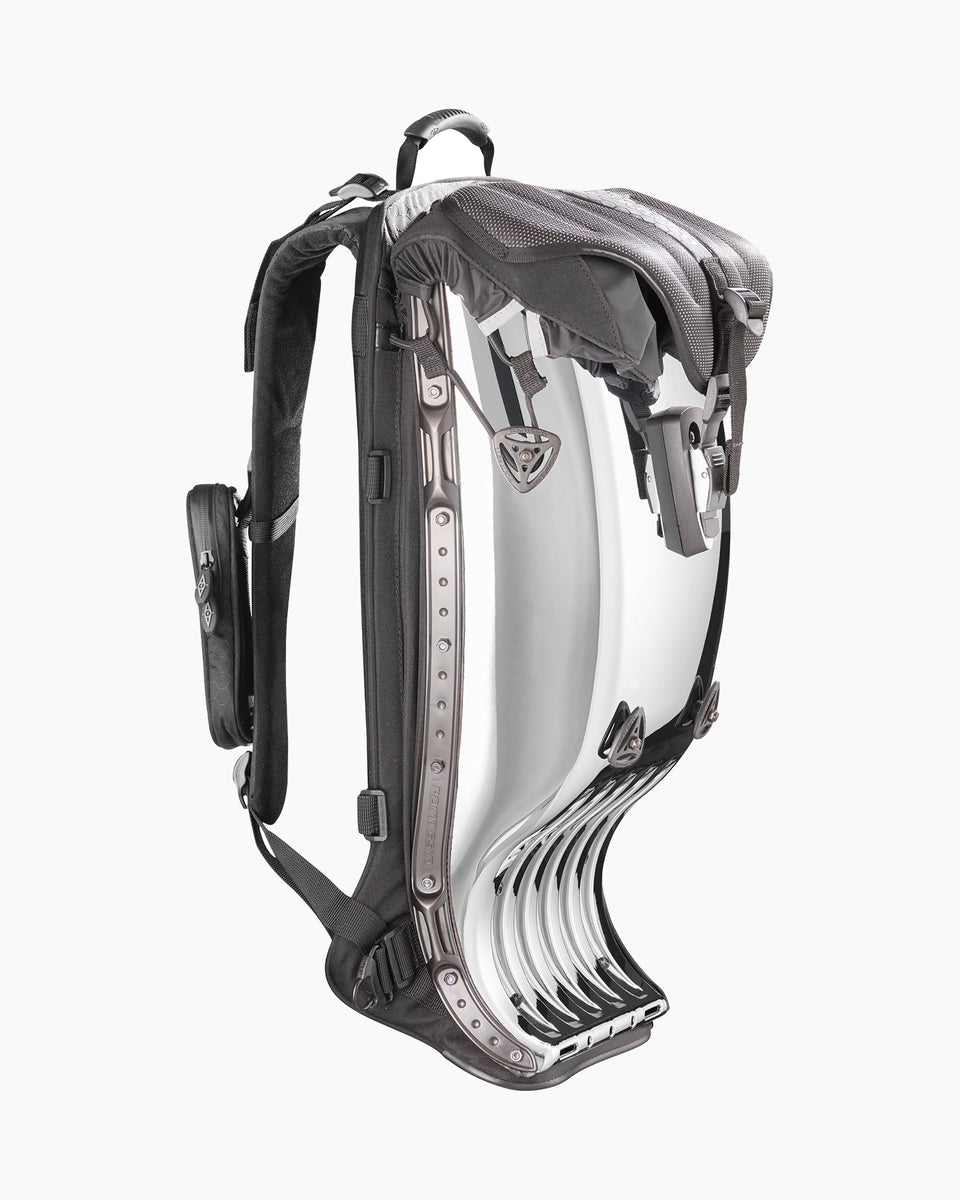 boblbee megalopolis aero ergonomic hard shell laptop backpack Point 65 Sweden 000000325055 GTX 20L Meteor Waist belt attachments are made from of steel and not plastic Boblbee GTX 25L Chimera